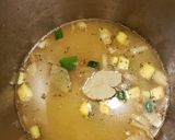 A picture of step 2 of Healthy detox chicken soup.