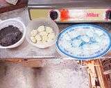 Hình bước làm 1 của món Bánh rán nhân đậu đen