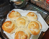 Foto del paso 8 de la receta: Ensaimadas rellenas de crema pastelera y dulce de leche