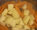 Une image de l'étape 4 de Poulet aux légumes de saison.