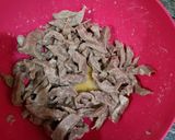 A picture of step 1 of Beef Dry Chilli With Fried Rice.
