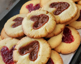 Foto del paso 7 de la receta: Galletitas con corazón dulce 💟