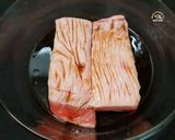 Hình bước làm 2 của món Thịt Lợn Luộc 돼지고기보쌈
