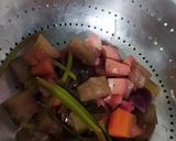 A picture of step 4 of Veg Thukpa soup with noodles.