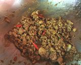 รูปขั้นตอนการทำที่ 4 ของ ผัดกระเพรา​หมูสับ​ ไข่​เยี่ยวม้า