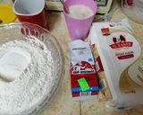 A picture of step 1 of Pizza pepperoni and chicken Nuggets.