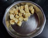 A picture of step 1 of Chicken Farfalle.