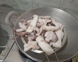 Foto langkah ke 2 dari resep Cumi Asam Manis Pedas.