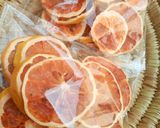A picture of step 3 of Dried grape fruit wheel.