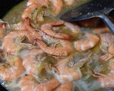 Foto langkah ke 4 dari resep Udang Goreng Mentega.
