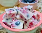 Foto langkah ke 5 dari resep Mix Berry Yoghurt Bites.