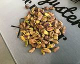 Une image de l'étape 1 de Tarte renversée aux pommes,pistaches et caramel.