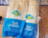 Foto langkah ke 1 dari resep Jamur Enoki Siram Saus Garlic.