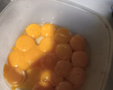 Foto del paso 1 de la receta: Torta con piña y rocklets de colores