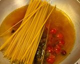 A picture of step 2 of Pan-Fried Spaghetti with Canned Mackerel.