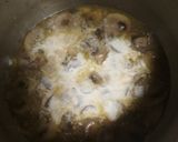 Foto del paso 3 de la receta: Chupito de crema de champiñones con toque de trufa negra
