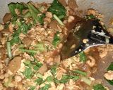 Foto langkah ke 5 dari resep Kwetiauw goreng.
