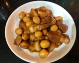 Hình bước làm 2 của món Thịt ba chỉ-trứng cút kho tàu