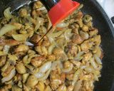 Japán ihletésű Teriyaki 🍗 csirkecomb 🍄 gombával és 🧅 vöröshagymával recept fázis 6 fotója