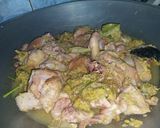 Foto langkah ke 2 dari resep Ayam goreng lengkuas.