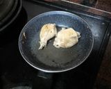 Foto del paso 3 de la receta: Muslo de pollo cocido y frito con salteado de verduras