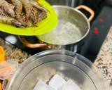Foto del paso 1 de la receta: Cocktail de gambas 🦐 🥬 🐟 🥂