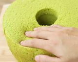 Foto langkah ke 9 dari resep Pandan Chiffon Cake.