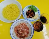 รูปขั้นตอนการทำที่ 1 ของ บะหมี่ผัดแห้ง (อีหมี่)