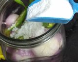 A picture of step 3 of Sirkewali Pyaaz (Pickled Onions).