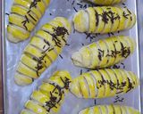 Foto langkah ke 7 dari resep Bolen Lilit tanpa Korsvet.