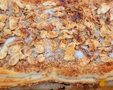 Foto del paso 11 de la receta Coca de chicharrones y crema en hojaldre