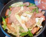 รูปขั้นตอนการทำที่ 4 ของ หมี่แห้งหมูแดงโขทัย🥩 style by barbie👩🏼🍳
