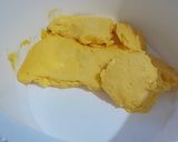 Foto langkah ke 1 dari resep Salted Egg Cookies (4 bahan saja).