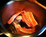 A picture of step 3 of Salmon Head and Skeleton Soup with Noodles.