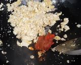 Foto langkah ke 5 dari resep Nasi Goreng Tahu Telur.