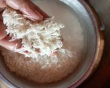 A picture of step 1 of Yakhni Murg Pulao.