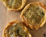 Une image de l'étape 8 de Tatin à la courgette, aux champignons et à la ricotta.