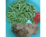 Foto langkah ke 1 dari resep Tumis Buncis Baso.