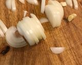 Tepsis csirkemáj, krumplival recept fázis 4 fotója