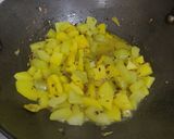 आलू लौकी की सब्जी (Aloo lauki ki sabzi recipe in Hindi) रेसिपी चरण 3 फोटो