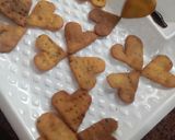 A picture of step 7 of Heart shaped nachos.