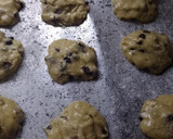 Foto del paso 2 de la receta: Cookies sin gluten de harina de arroz y chips de chocolate 🍫