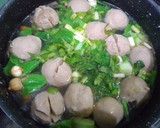 Foto langkah ke 4 dari resep Sop Bakso.
