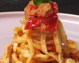 Foto del passaggio 4 della ricetta Tagliolini all'uovo fatti a mano,con sugho al tonno