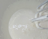 Foto del paso 2 de la receta: Bizcochuelo de chocolate🍫 húmedo y esponjoso (sin leche)