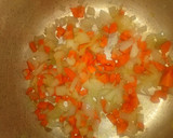 Foto del paso 1 de la receta: Zapallitos Revueltos con Huevo, Tomate, Cebolla y Zanahoria