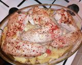 Borsos sült pulykaszárnyak fűszeres burgonyaágyon 🌯🦃🧄 recept fázis 2 fotója