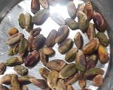 A picture of step 2 of Sheer Khurma.