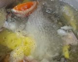 Hình bước làm 3 của món Canh cá dìa nấu thơm cà