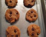 Foto del paso 3 de la receta: Galletas chocochips con harina de garbanzo y coco